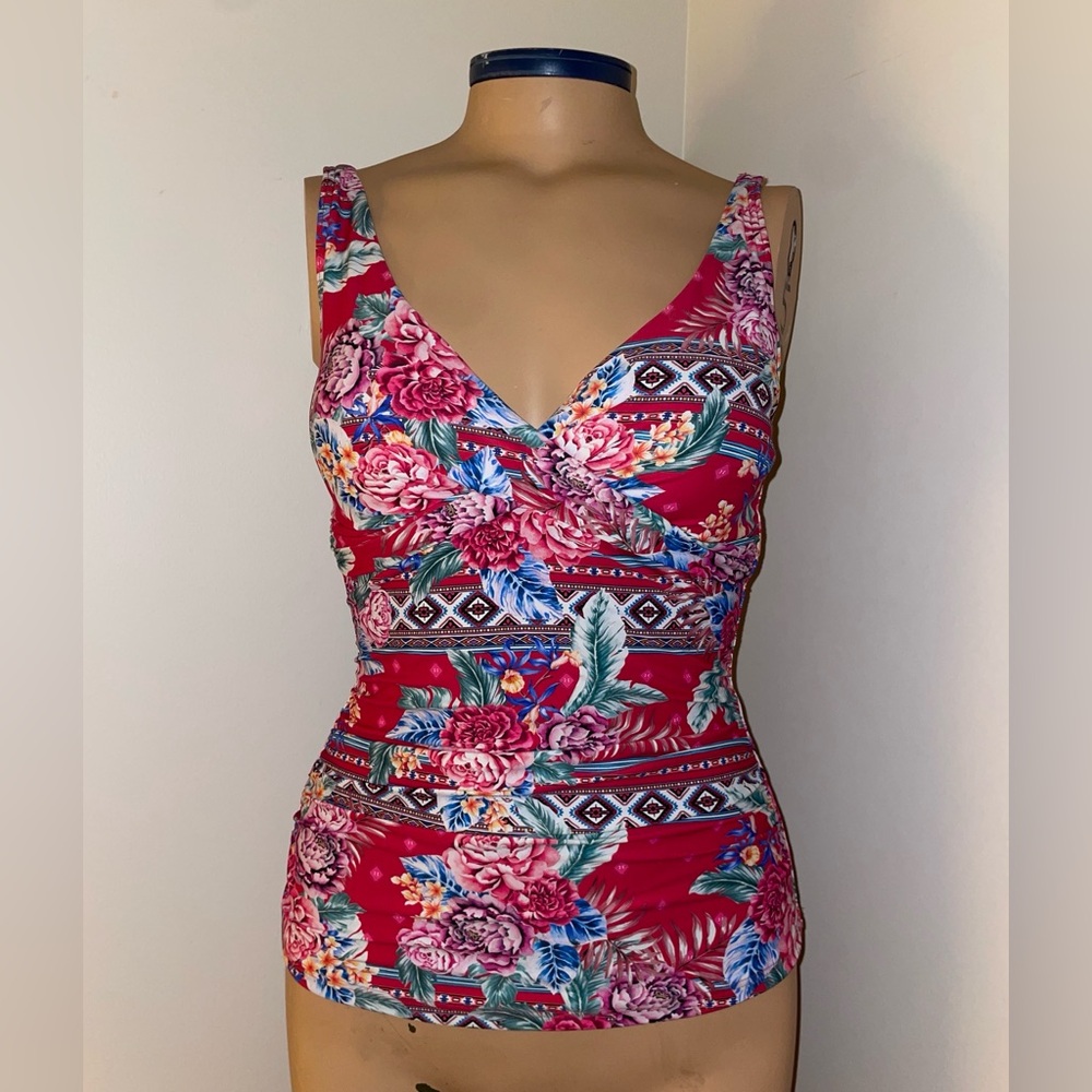 Sea Level Australia Tankini Size Small CAN 6 or Size 4US New with Tag